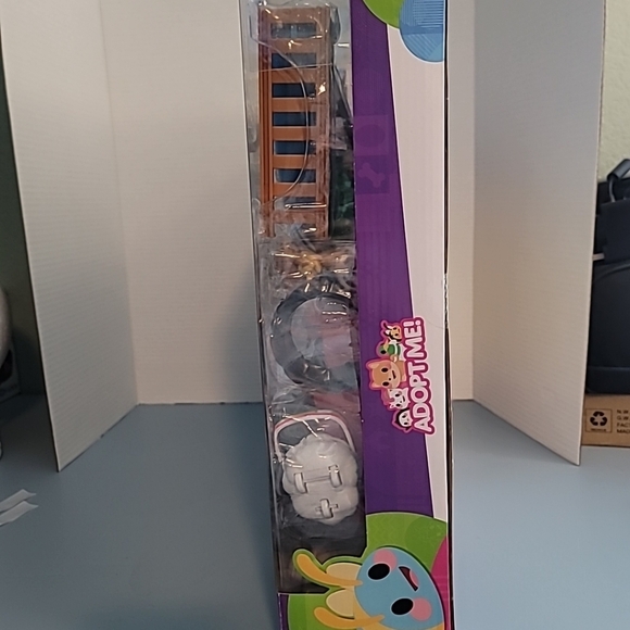 Adopt Me Coffee Shop and Playground Large Playset - Top Online Game - Exclusive - Picture 4 of 6